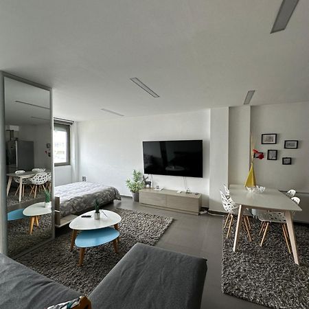Hitech Appartment Amaliada Exterior foto