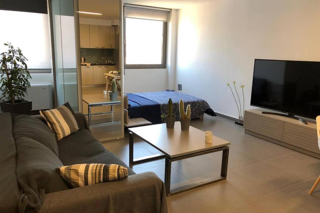 Hitech Appartment Amaliada Exterior foto