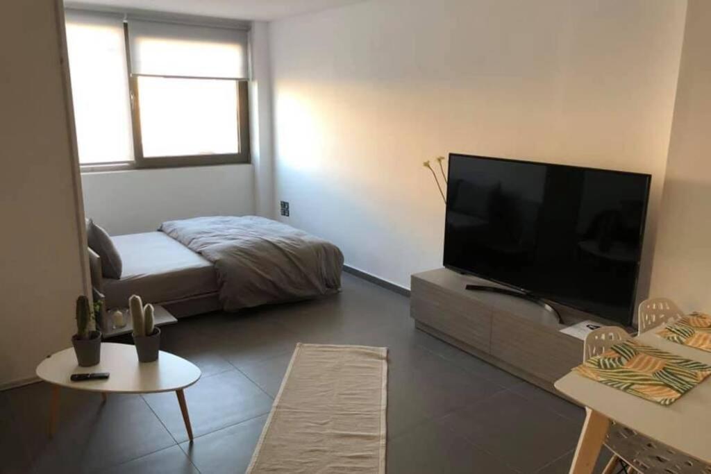 Hitech Appartment Amaliada Exterior foto